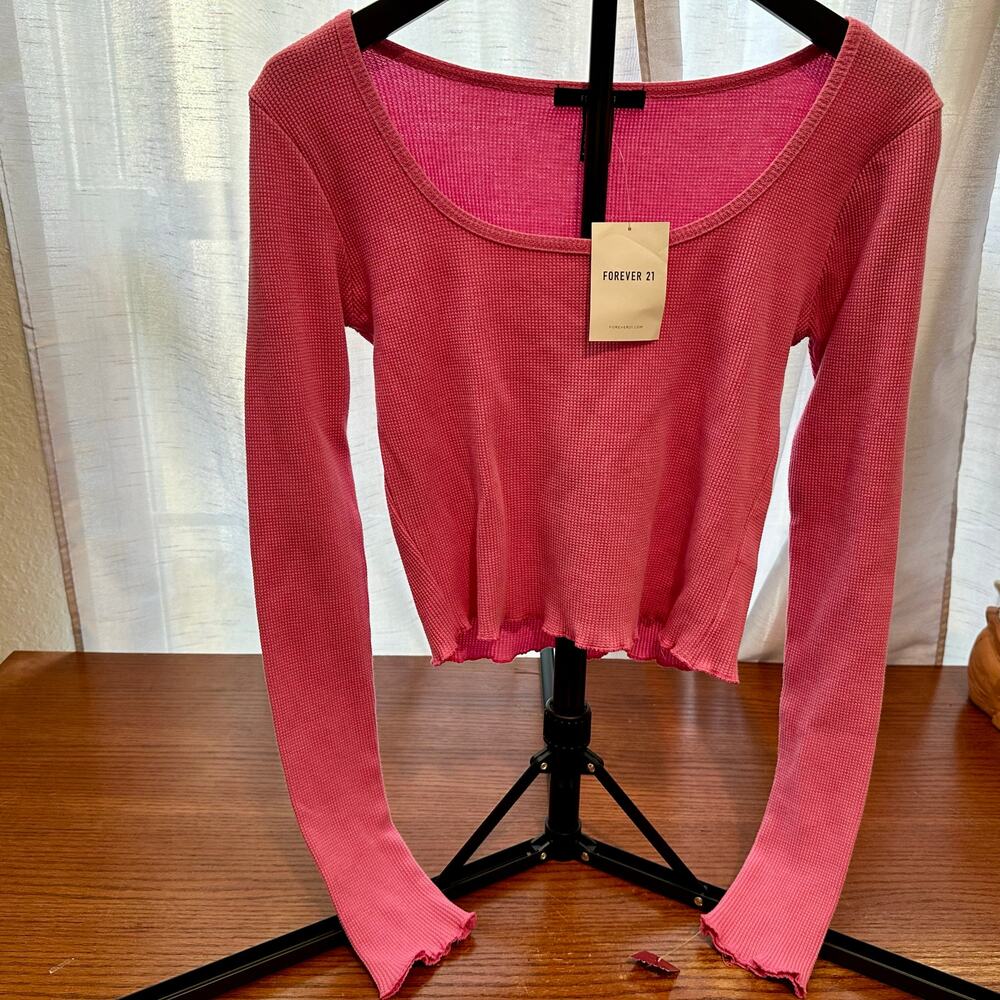 NWT Forever 21 Women's Small Long Sleeve Cropped Bright Pink